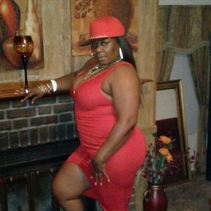 Meet your Posher, Adrianne